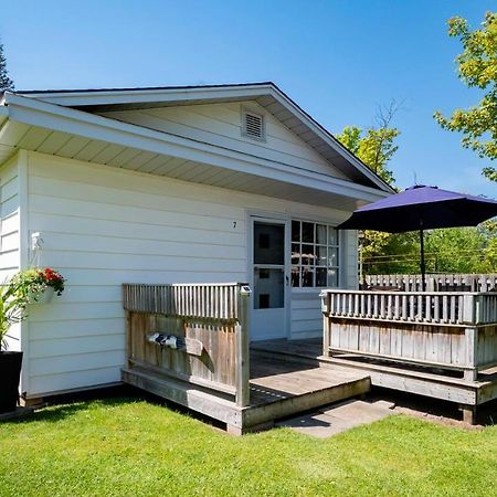 Bel Air Cottages And Motel Sauble Beach Exteriör bild