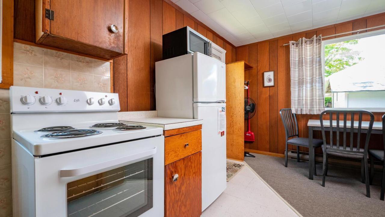 Bel Air Cottages And Motel Sauble Beach Exteriör bild