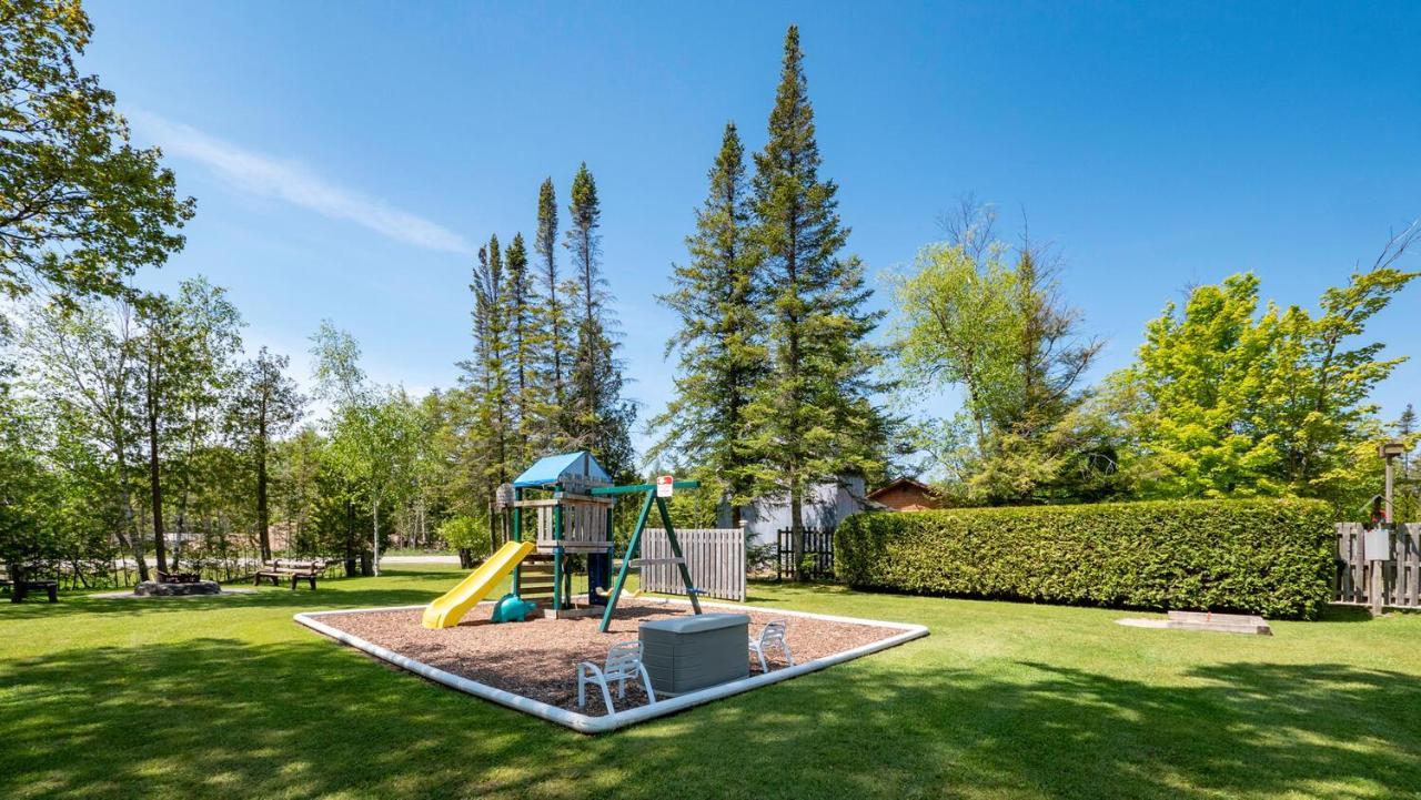 Bel Air Cottages And Motel Sauble Beach Exteriör bild