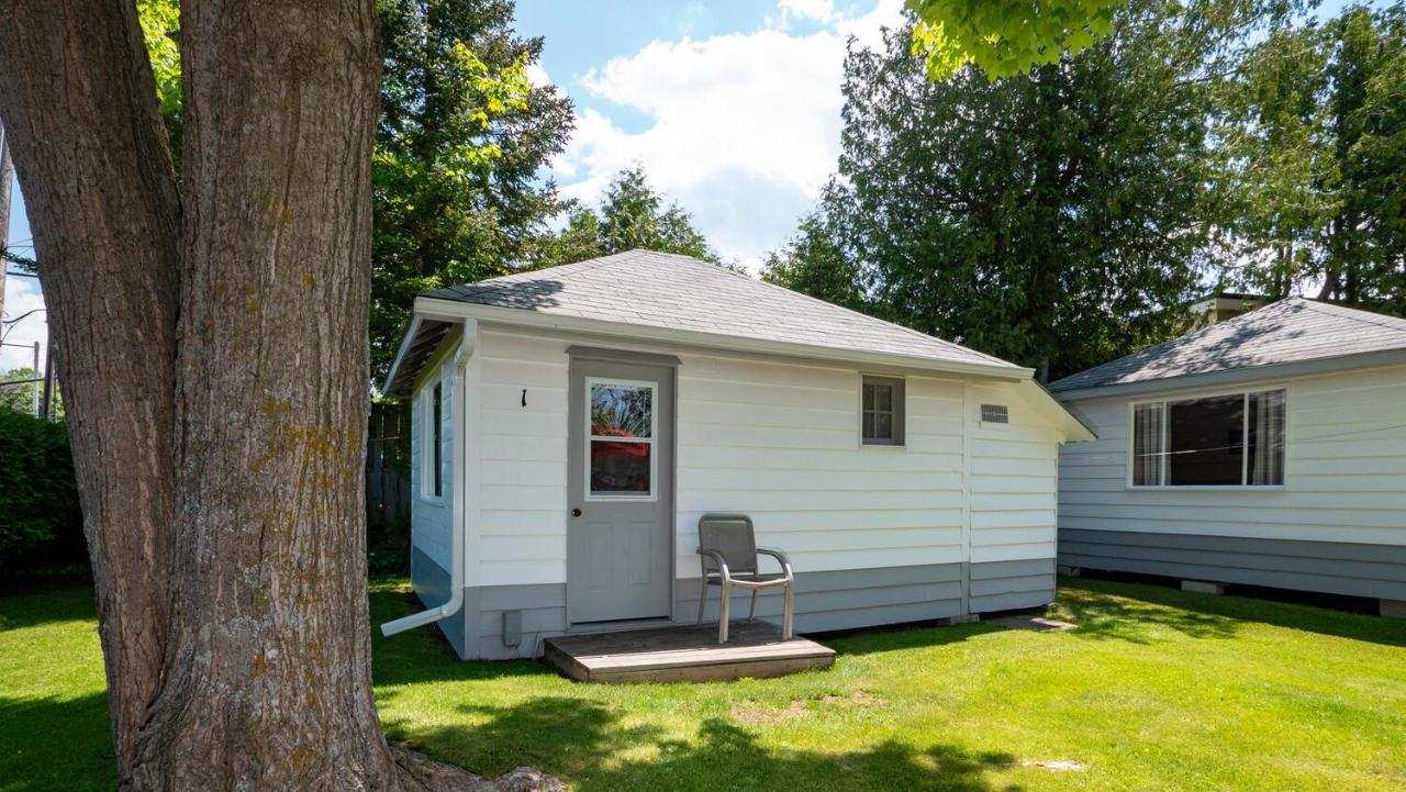 Bel Air Cottages And Motel Sauble Beach Exteriör bild