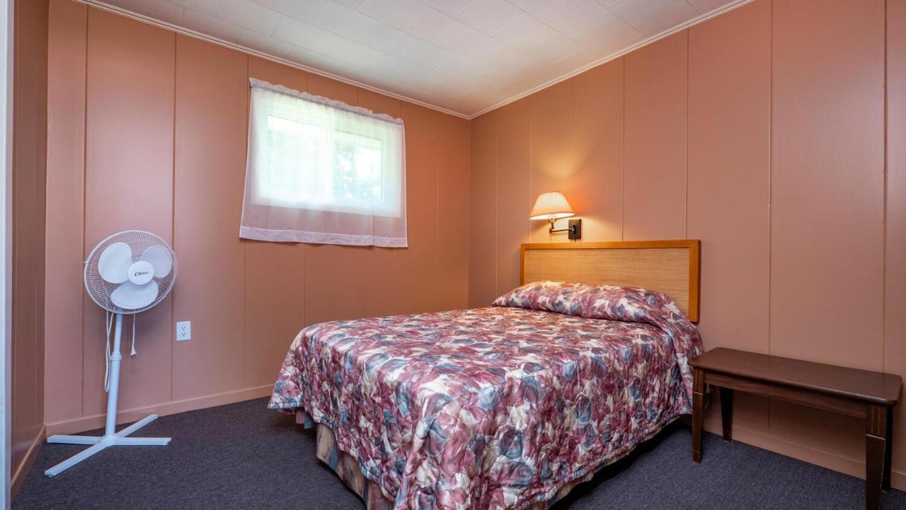 Bel Air Cottages And Motel Sauble Beach Exteriör bild