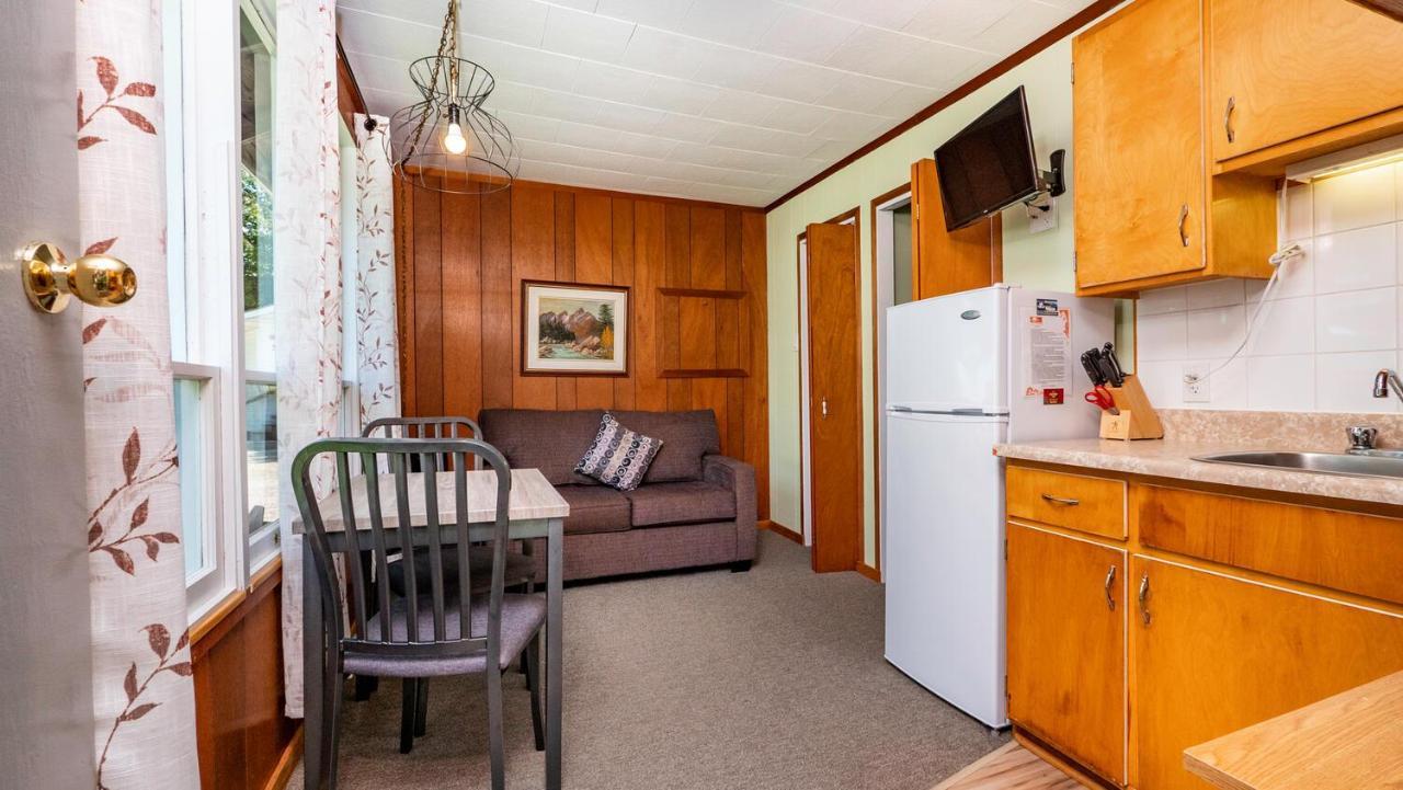 Bel Air Cottages And Motel Sauble Beach Exteriör bild