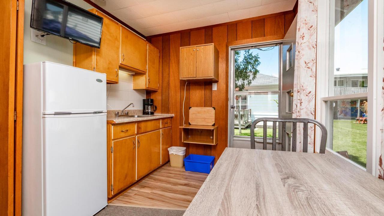 Bel Air Cottages And Motel Sauble Beach Exteriör bild