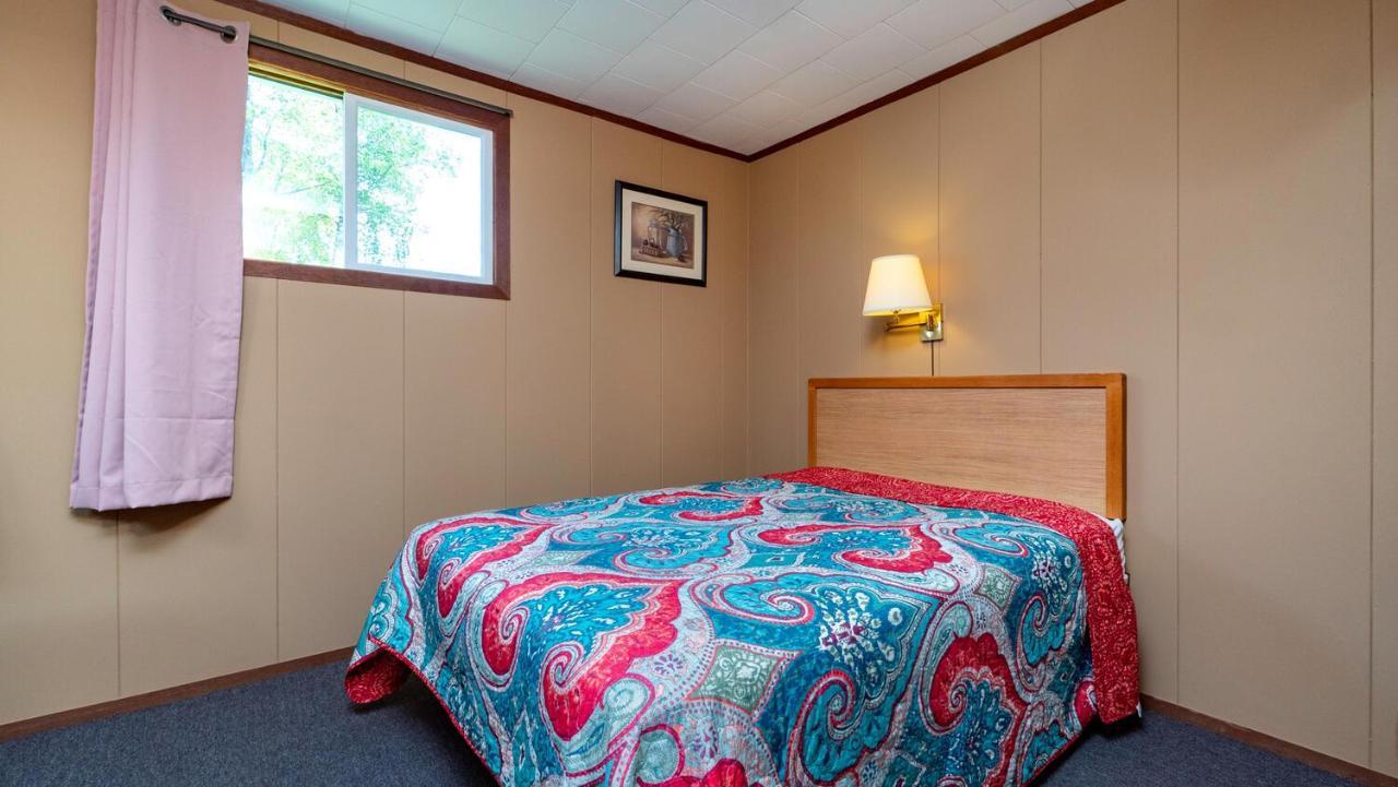 Bel Air Cottages And Motel Sauble Beach Exteriör bild