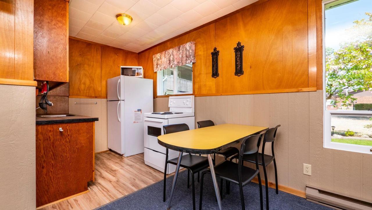 Bel Air Cottages And Motel Sauble Beach Exteriör bild