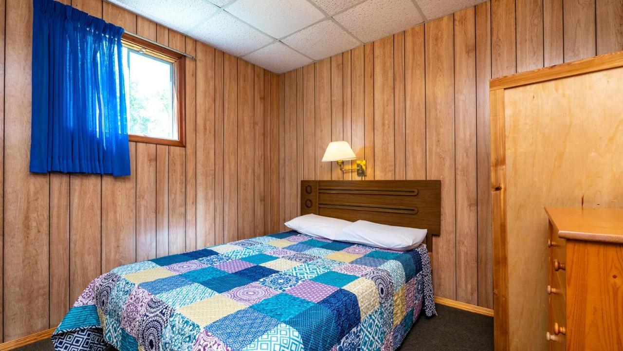 Bel Air Cottages And Motel Sauble Beach Exteriör bild