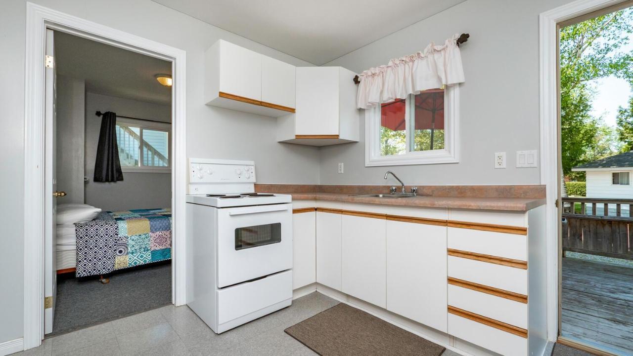 Bel Air Cottages And Motel Sauble Beach Exteriör bild