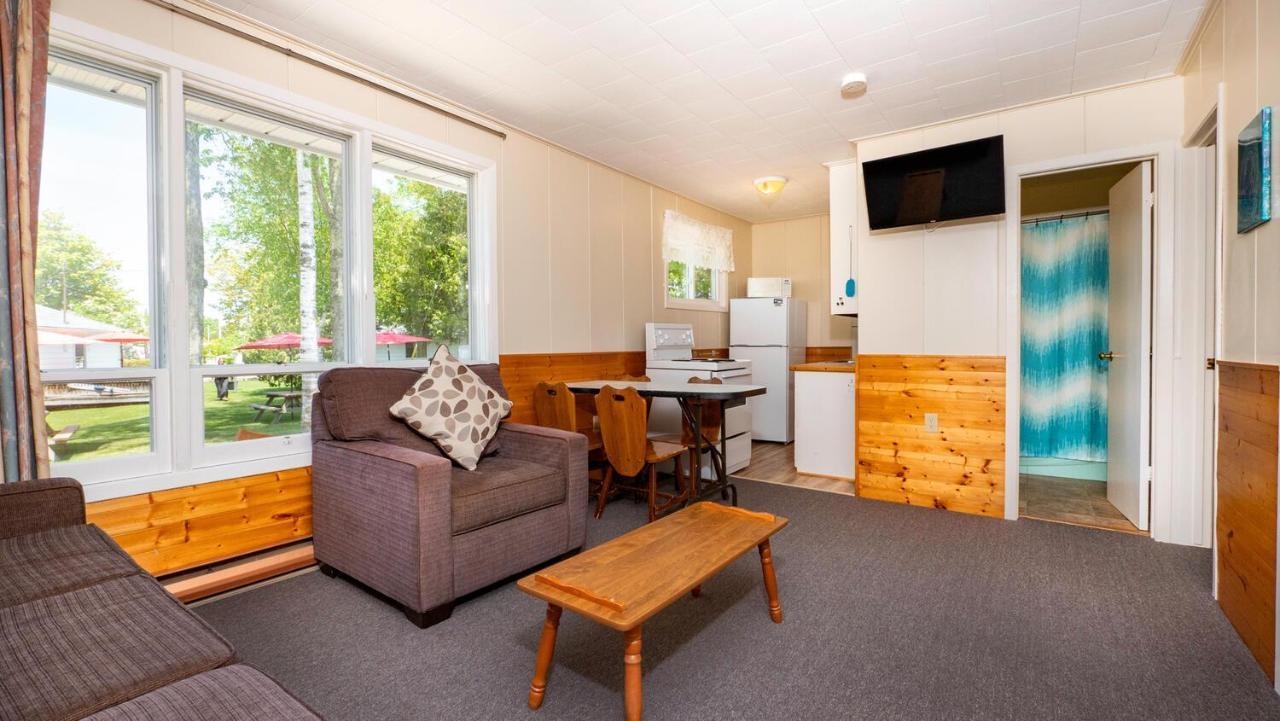 Bel Air Cottages And Motel Sauble Beach Exteriör bild